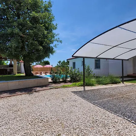 Haus Daniela Mit Ueberdachter Terrasse Und Pool *
